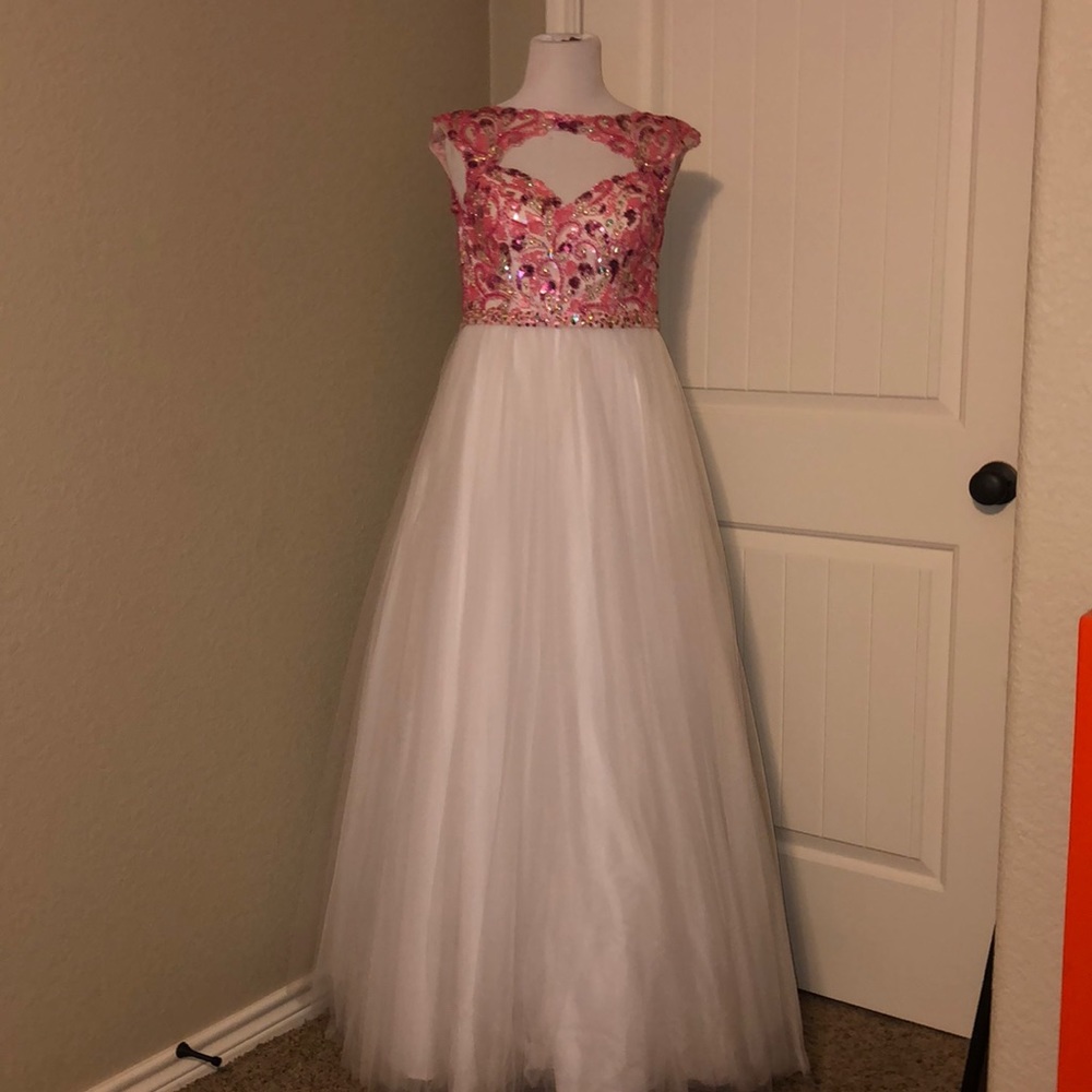 Juniors Prom dress size 0. Has been altered.
